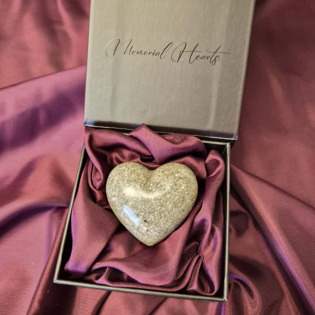 Memorial Heart Klein